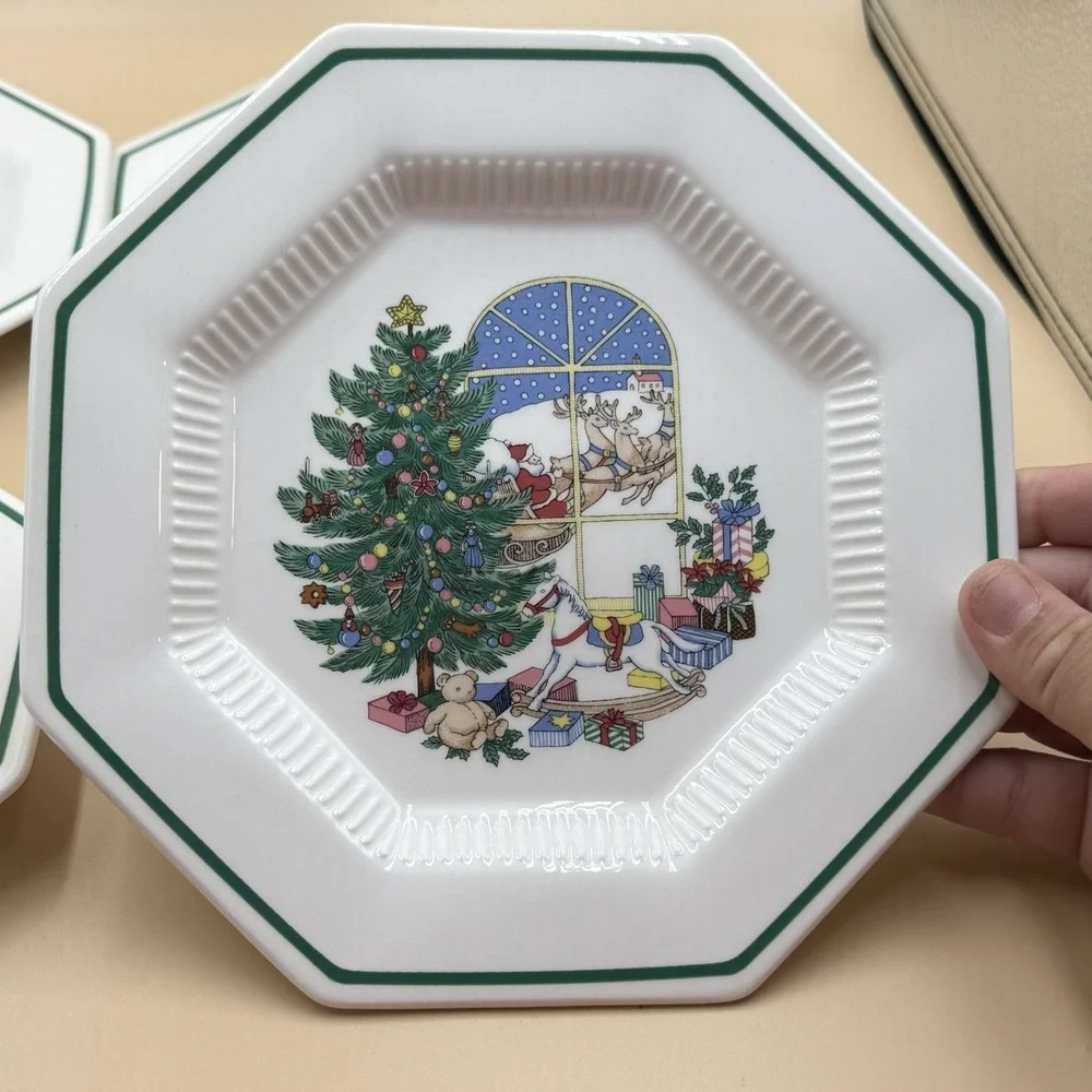 Nikko Christmastime Here Comes Santa Accent Salad Plate Set of 4 Japan Ceramic